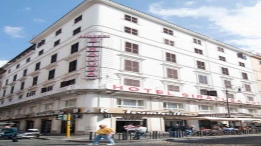Raeli Hotel